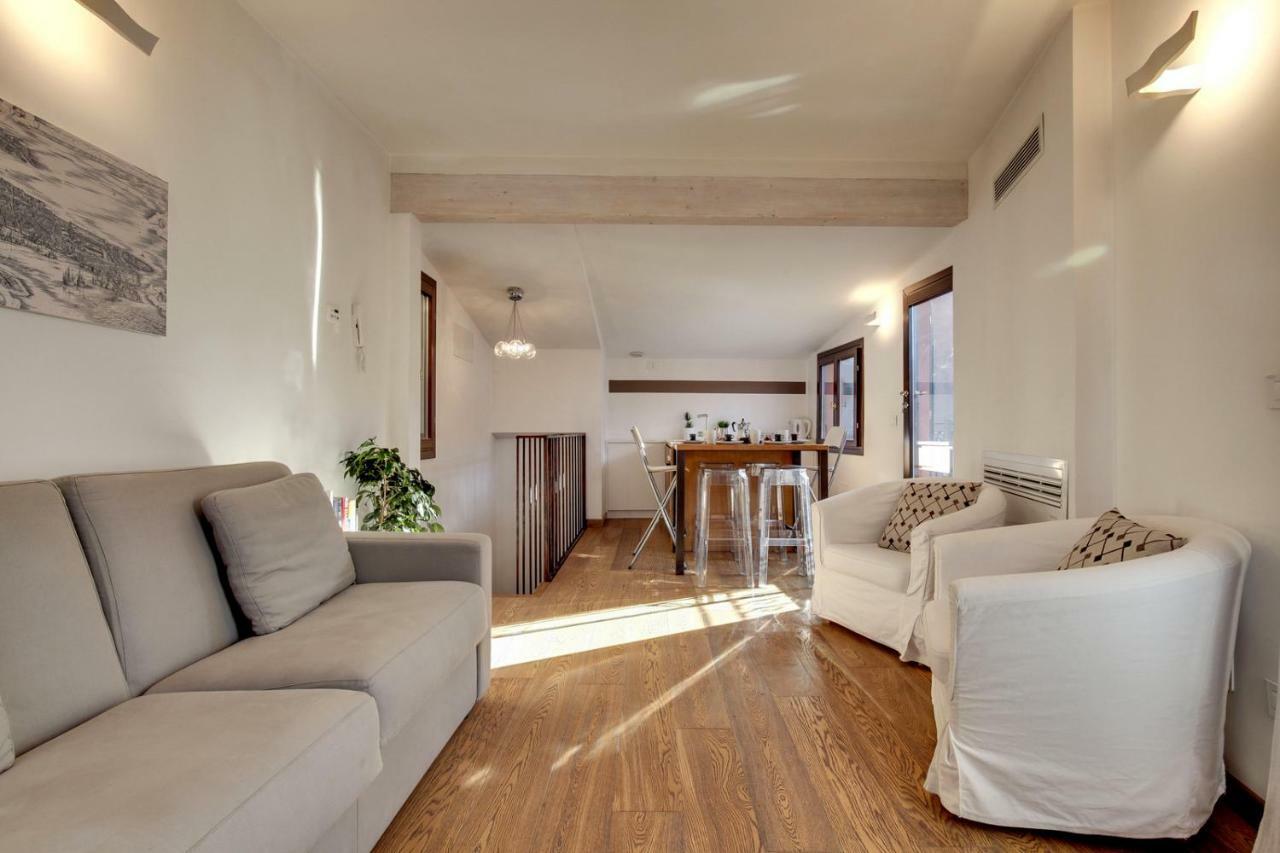 Modern Apartment Venice With Terrace Buitenkant foto