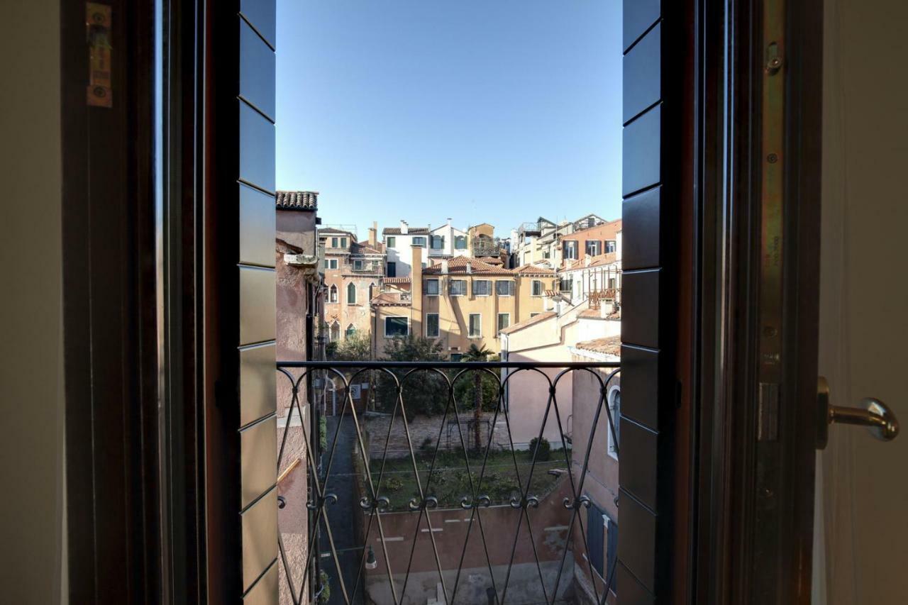 Modern Apartment Venice With Terrace Buitenkant foto