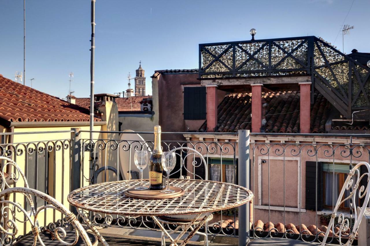 Modern Apartment Venice With Terrace Buitenkant foto