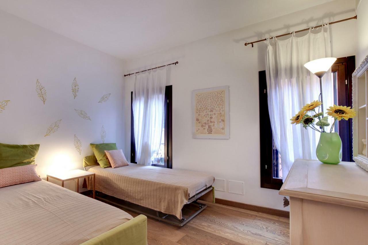 Modern Apartment Venice With Terrace Buitenkant foto